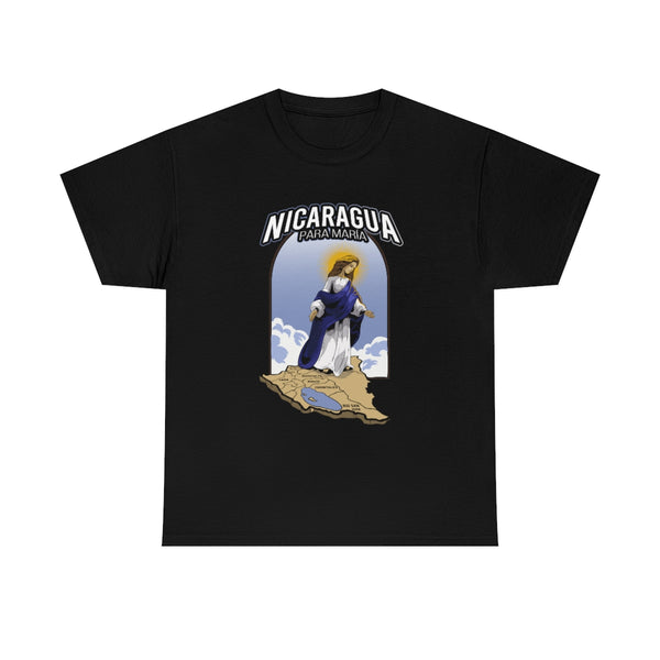 Este llamativo diseño de camiseta celebra el rico patrimonio cultural de Nicaragua, presentando a la venerada Virgen María, conocida como Nuestra Señora de Nicaragua. Representada con gracia celestial, contempla con aire protector el hermoso mapa de Nicaragua. La frase "Nicaragua para María", elegantemente inscrita sobre la imagen, transmite con fuerza una profunda devoción y orgullo. Este diseño no solo exhibe belleza artística, sino que también encarna el espíritu de protección y amor que la Virgen María
